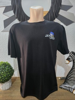 Camiseta negra con estampado