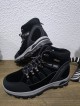 Botas de montaña negras