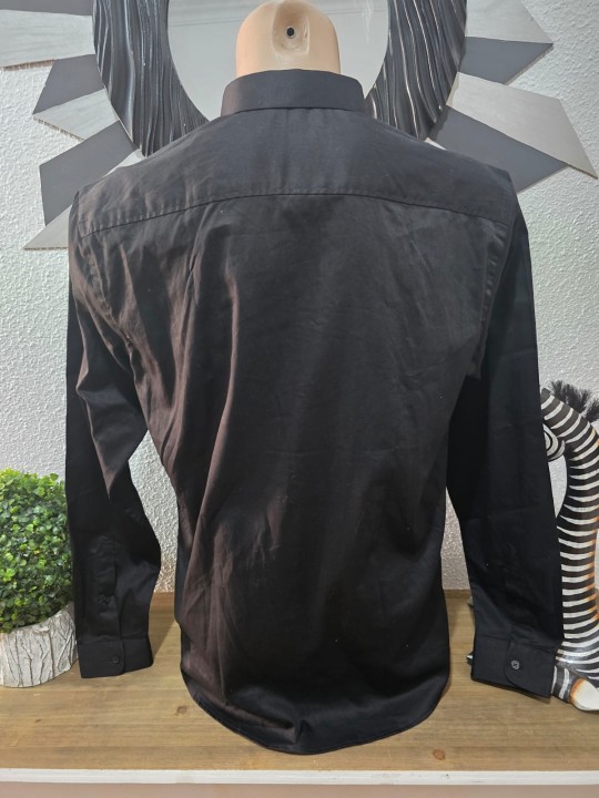 Camisa negra de hombre